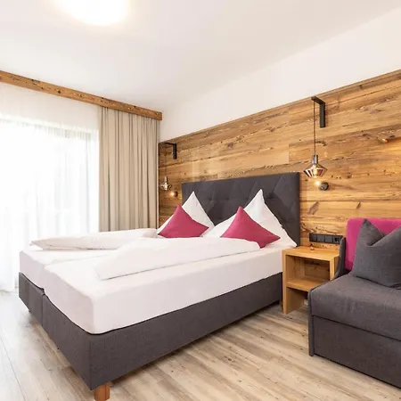 Rofan Guest house