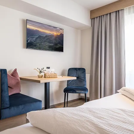 Rofan Guest house 3*