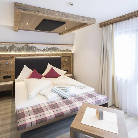 Rofan Guest house