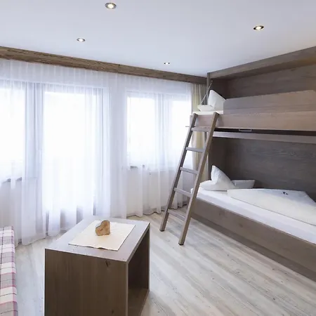 Rofan Guest house